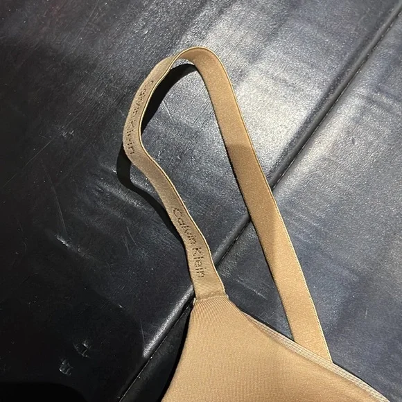 Calvin Klein, wireless nude bra - Picture 2 of 4